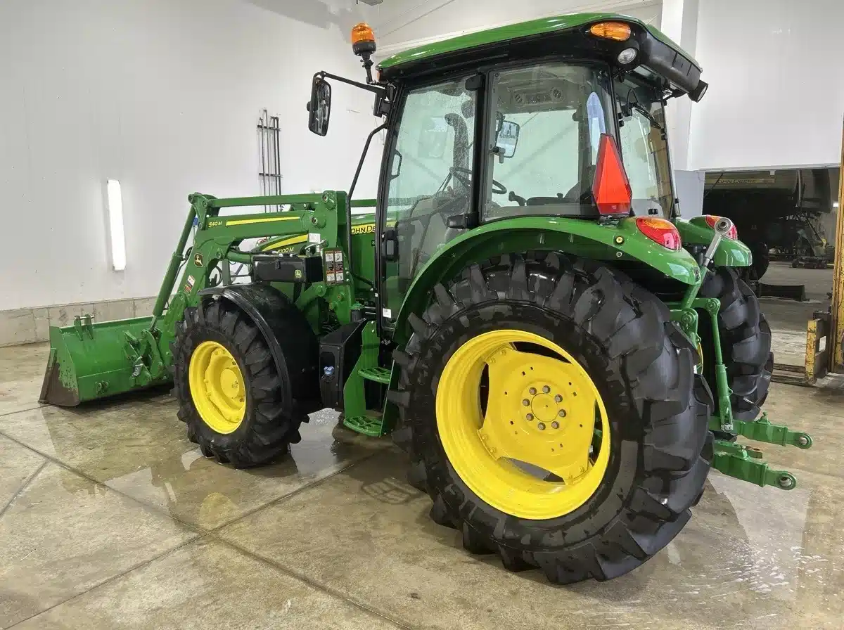 Gallery image 2 for 2021 John Deere 5100M Tractor