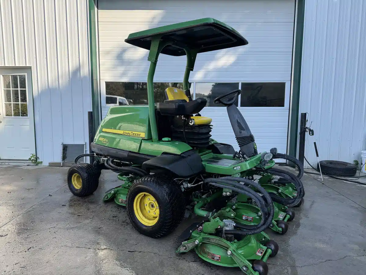 Photo de la Galerie 2 pour 2021 John Deere 8800A TERRAINCUT Tondeuse de finition