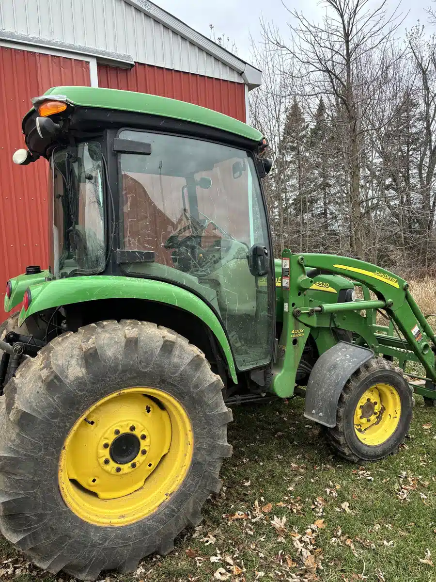 Gallery image 1 for 2009 John Deere 4520 Tractor