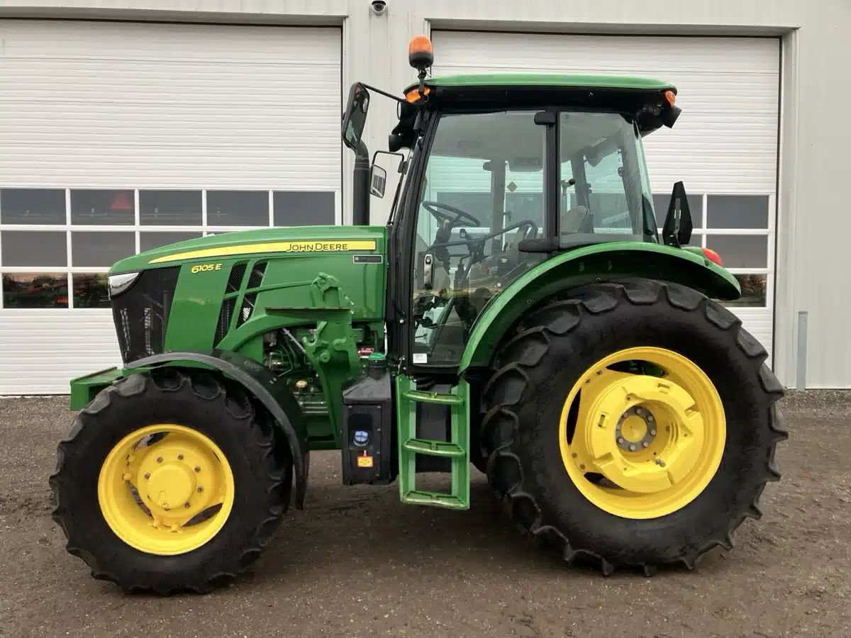 2018 John Deere 6105E Tractor