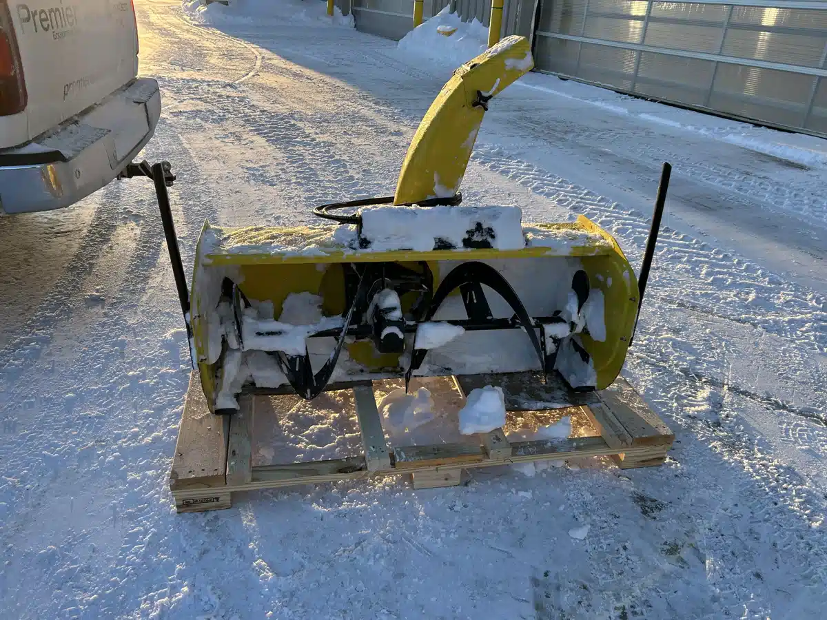 Gallery image 2 for 2001 John Deere 47SB Snow Blower