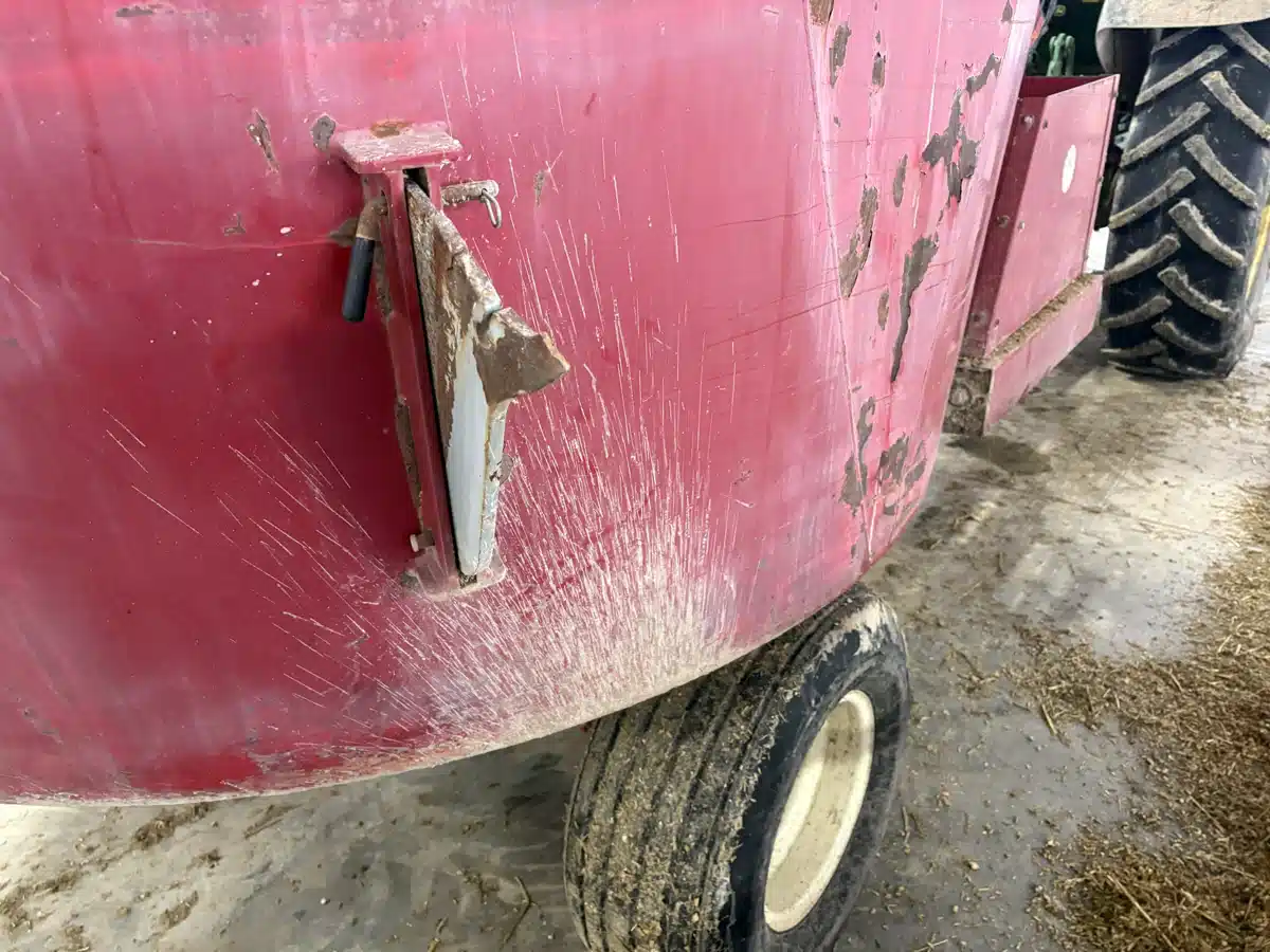 Gallery image 1 for Jaylor 2350 TMR Mixer