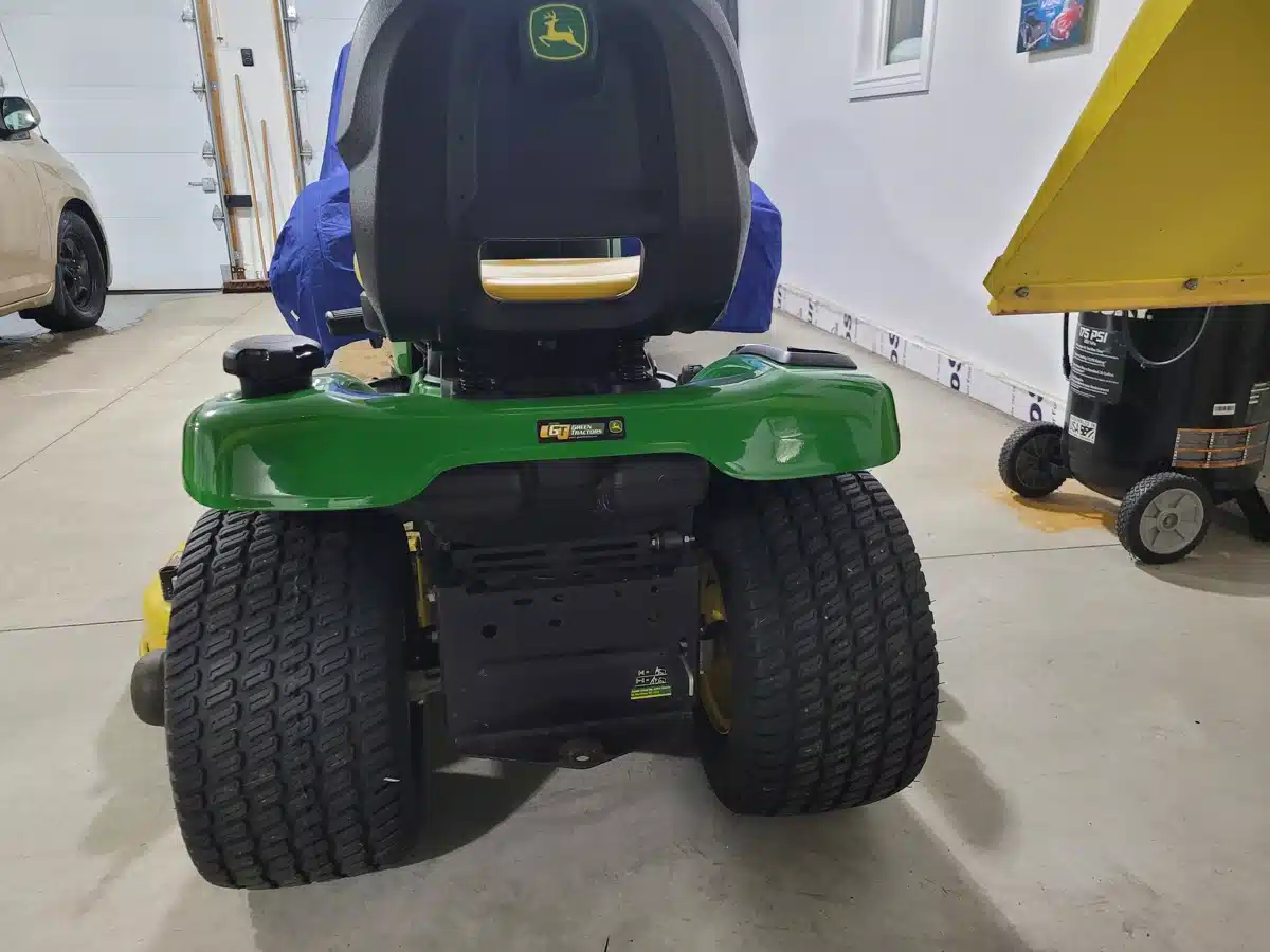 2016 John Deere X380 Lawn Tractor