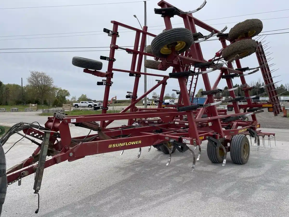 Gallery image 2 for 2004 Sunflower 5035 Cultivator