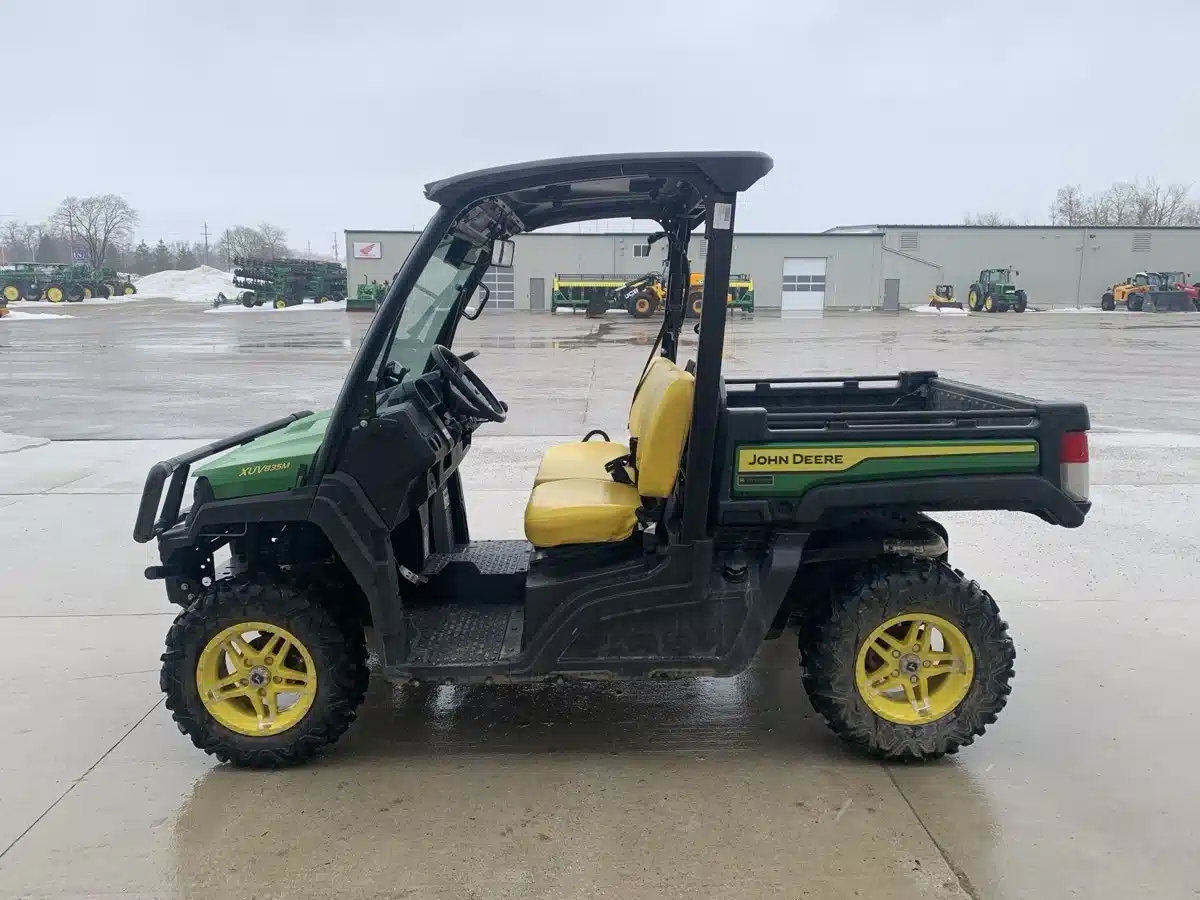 Gallery image 2 for 2022 John Deere XUV 835M Utility Vehicle