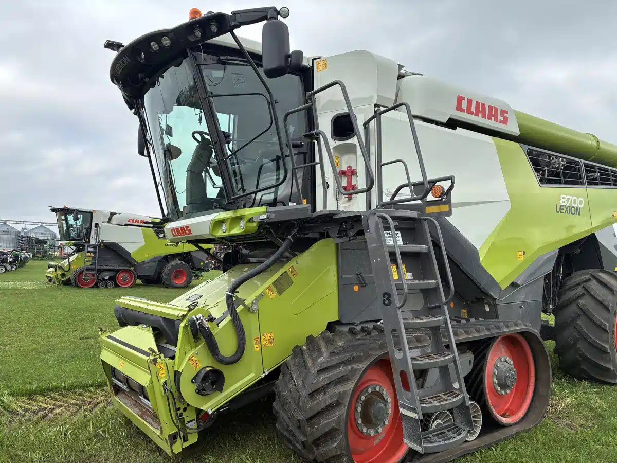 Gallery image 2 for 2022 CLAAS LEXION 8700TT Combine