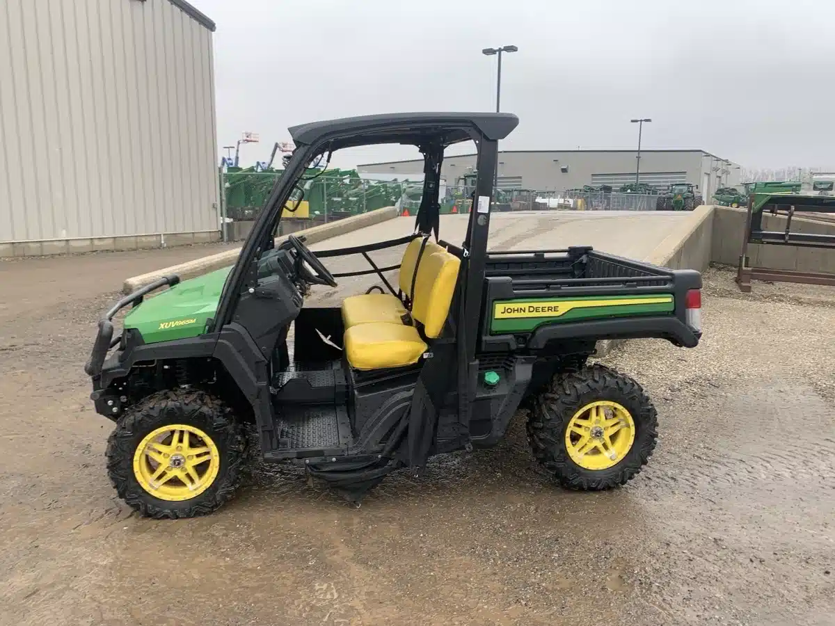 Gallery image 2 for 2022 John Deere XUV 865M Utility Vehicle