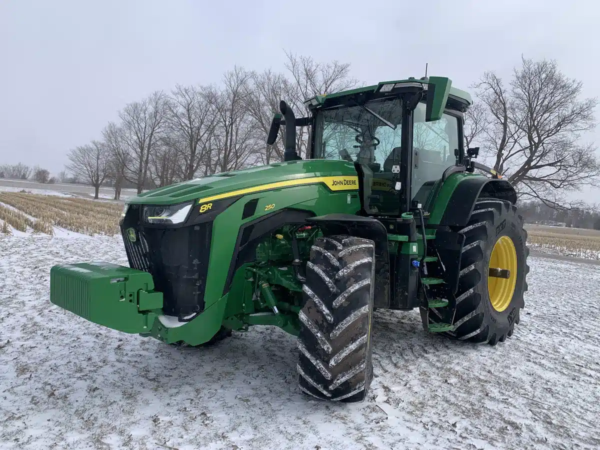 Gallery image 2 for 2021 John Deere 8R 250 Tractor