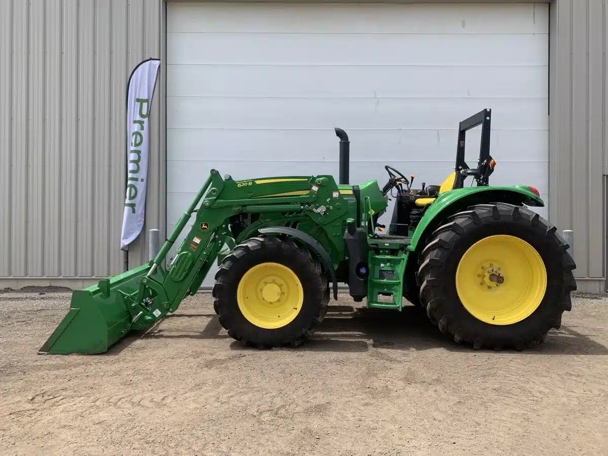 Photo de la Galerie 2 pour 2025 John Deere 6120M Tracteur