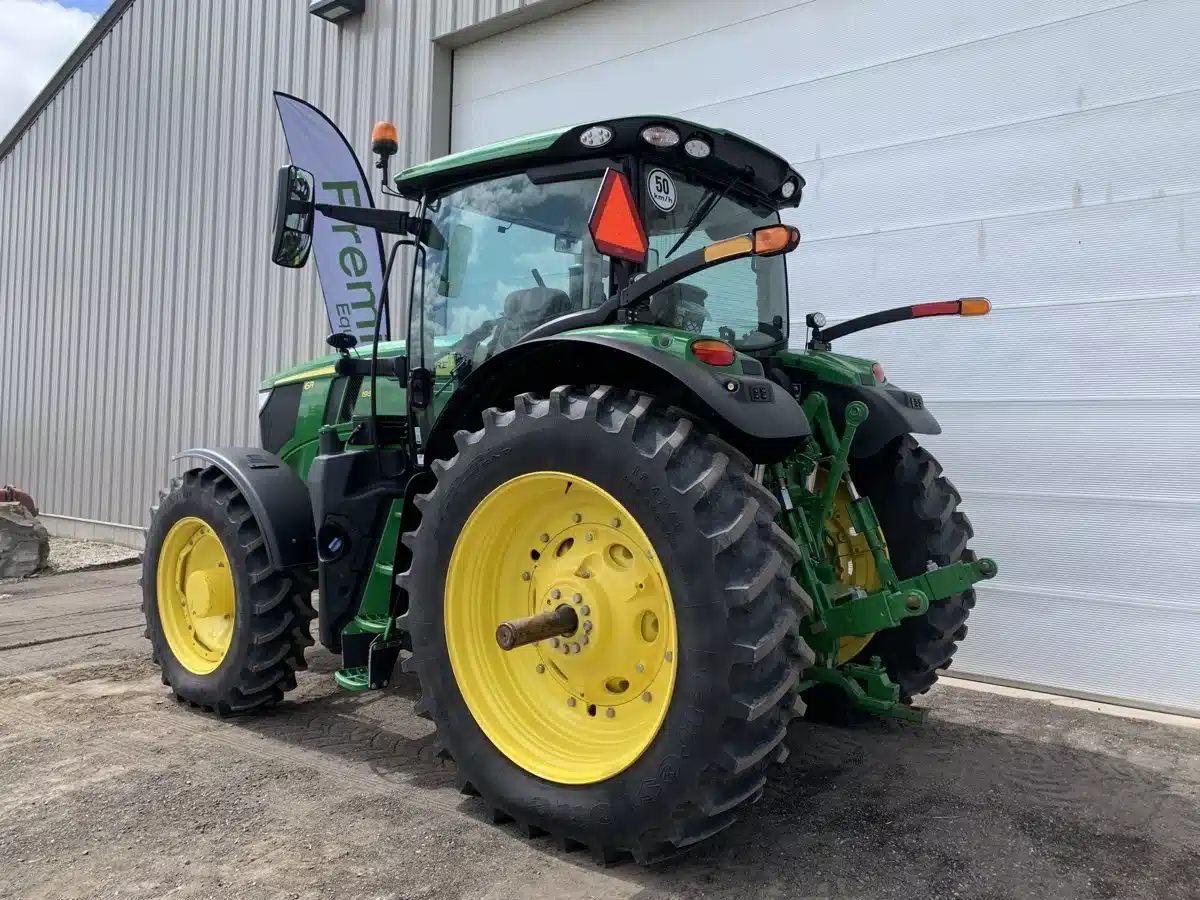 Gallery image 2 for 2025 John Deere 6R 195 Tractor