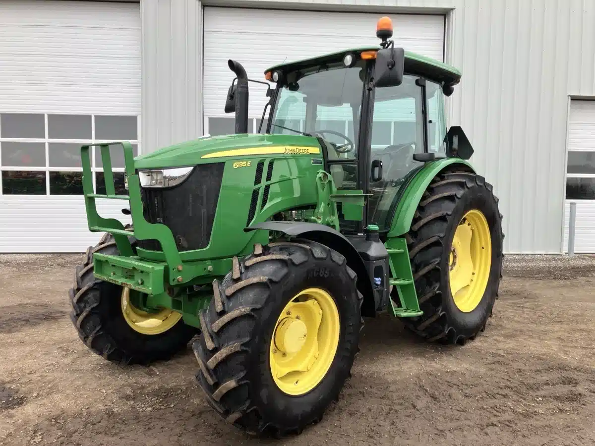 Gallery image 1 for 2019 John Deere 6135E Tractor