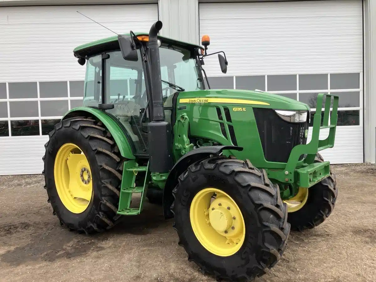 Gallery image 2 for 2019 John Deere 6135E Tractor