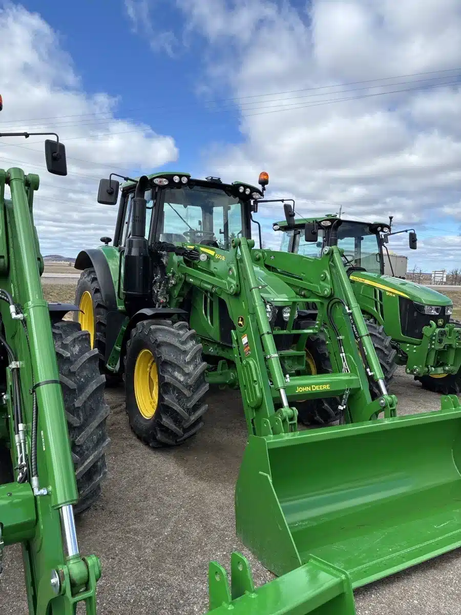 Photo de la Galerie 1 pour 2025 John Deere 6120M Tracteur