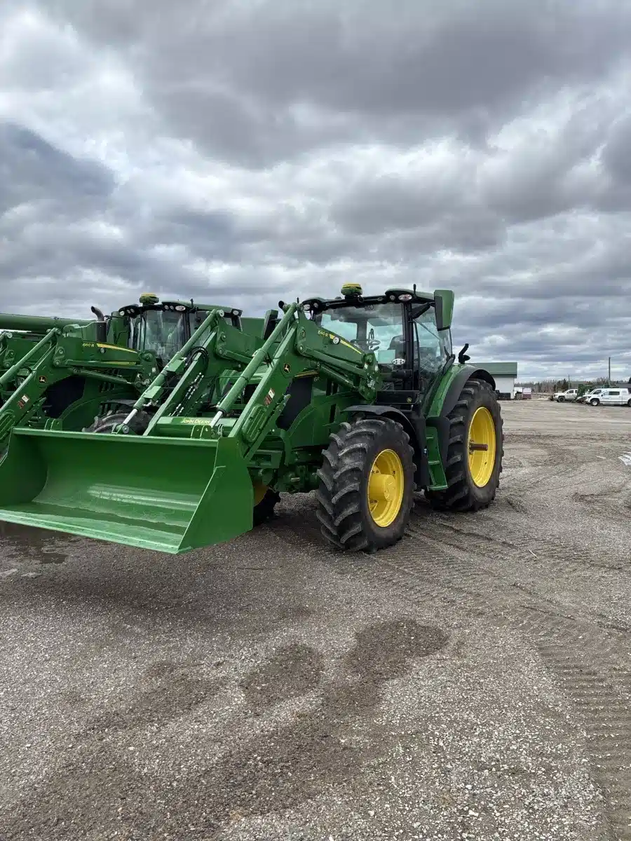 Photo de la Galerie 2 pour 2025 John Deere 6R 155 Tracteur
