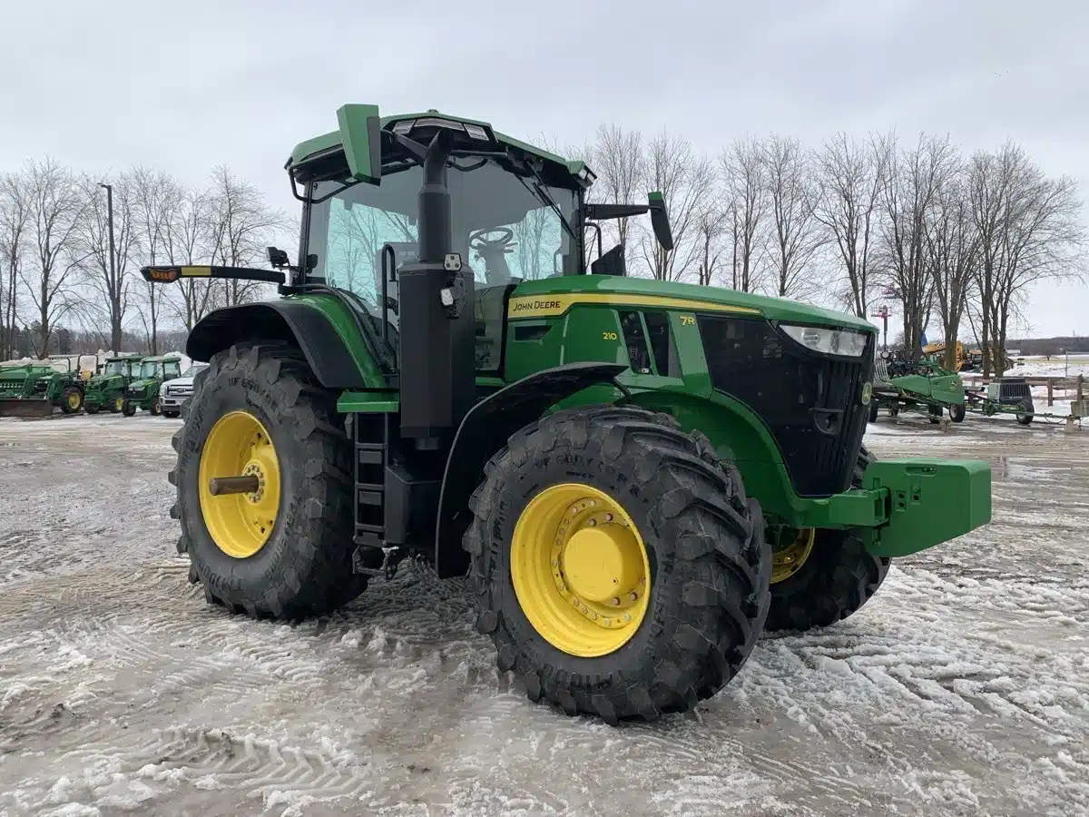 Photo de la Galerie 1 pour 2025 John Deere 7R 210 Tracteur