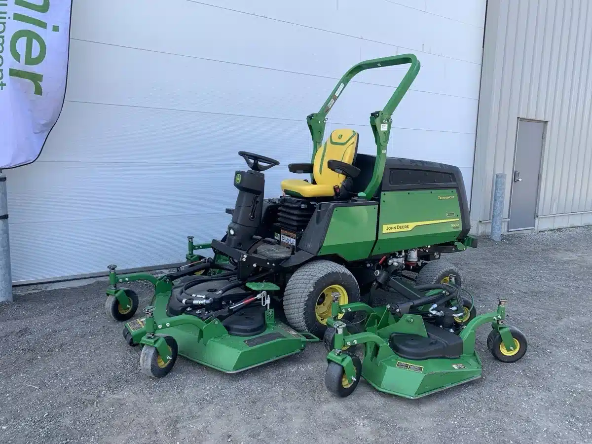 Photo de la Galerie 2 pour 2024 John Deere 1600 Tondeuse frontale