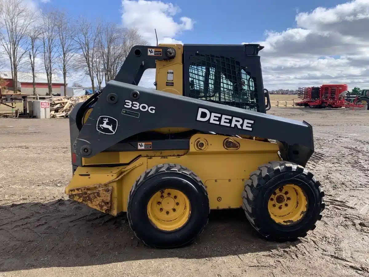 Gallery image 2 for 2019 John Deere 330G Skid Steer