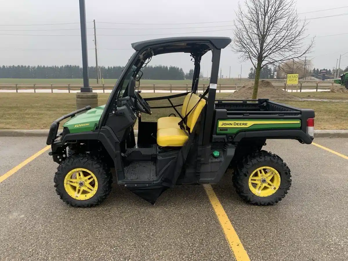 Gallery image 1 for 2021 John Deere XUV 865M Utility Vehicle