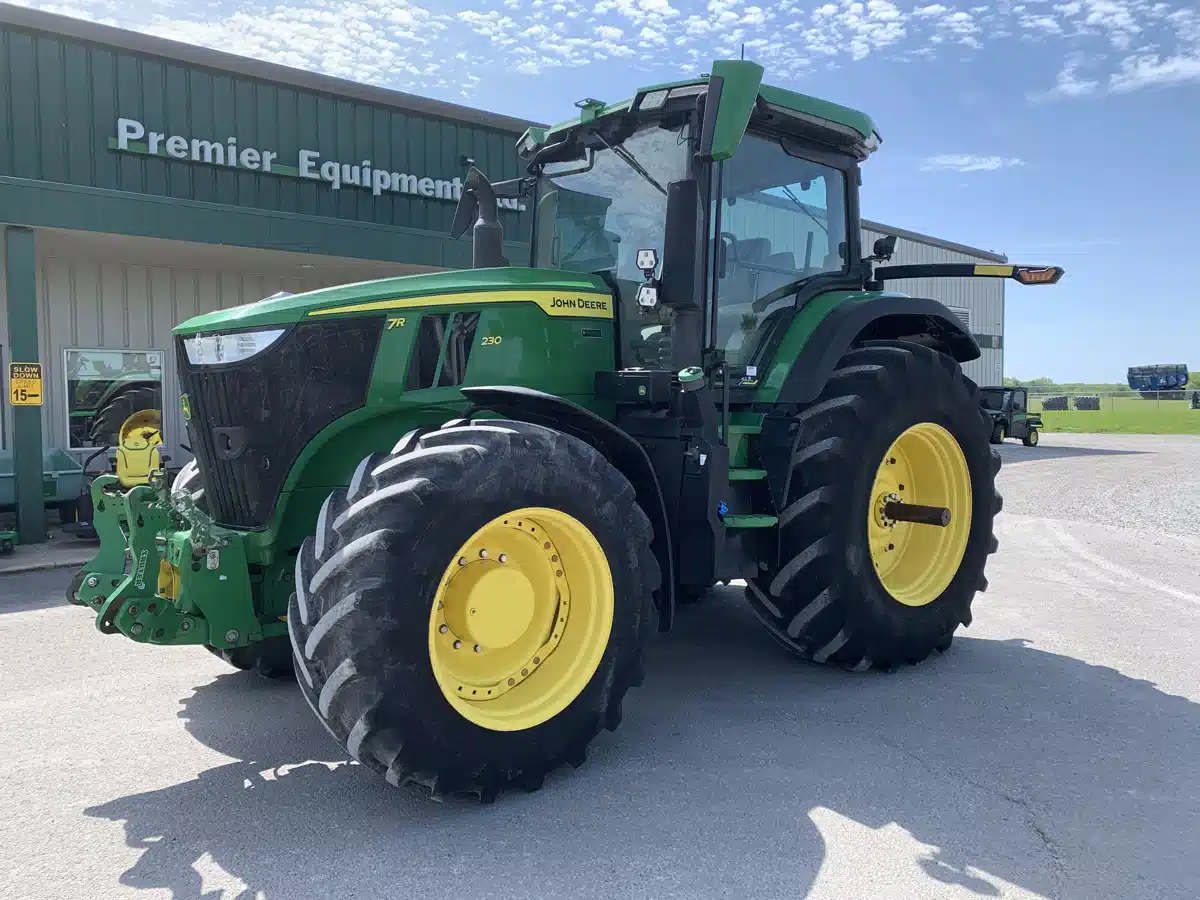 Gallery image 2 for 2020 John Deere 7R 230 Tractor
