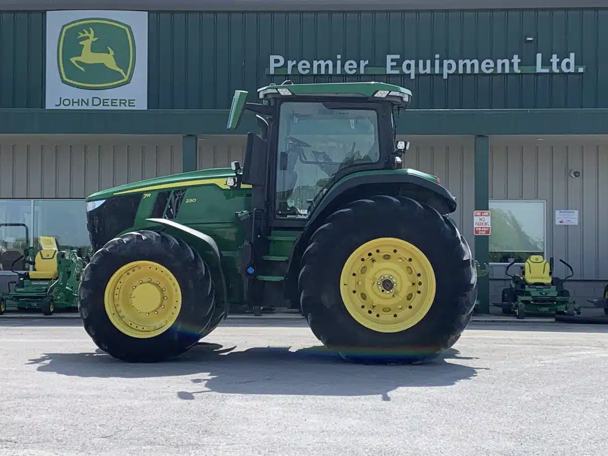 Gallery image 1 for 2020 John Deere 7R 230 Tractor