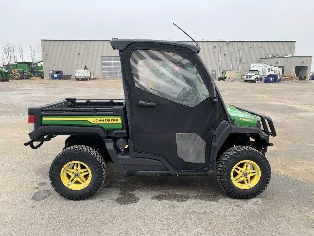 Gallery image 2 for 2022 John Deere XUV 835M Utility Vehicle