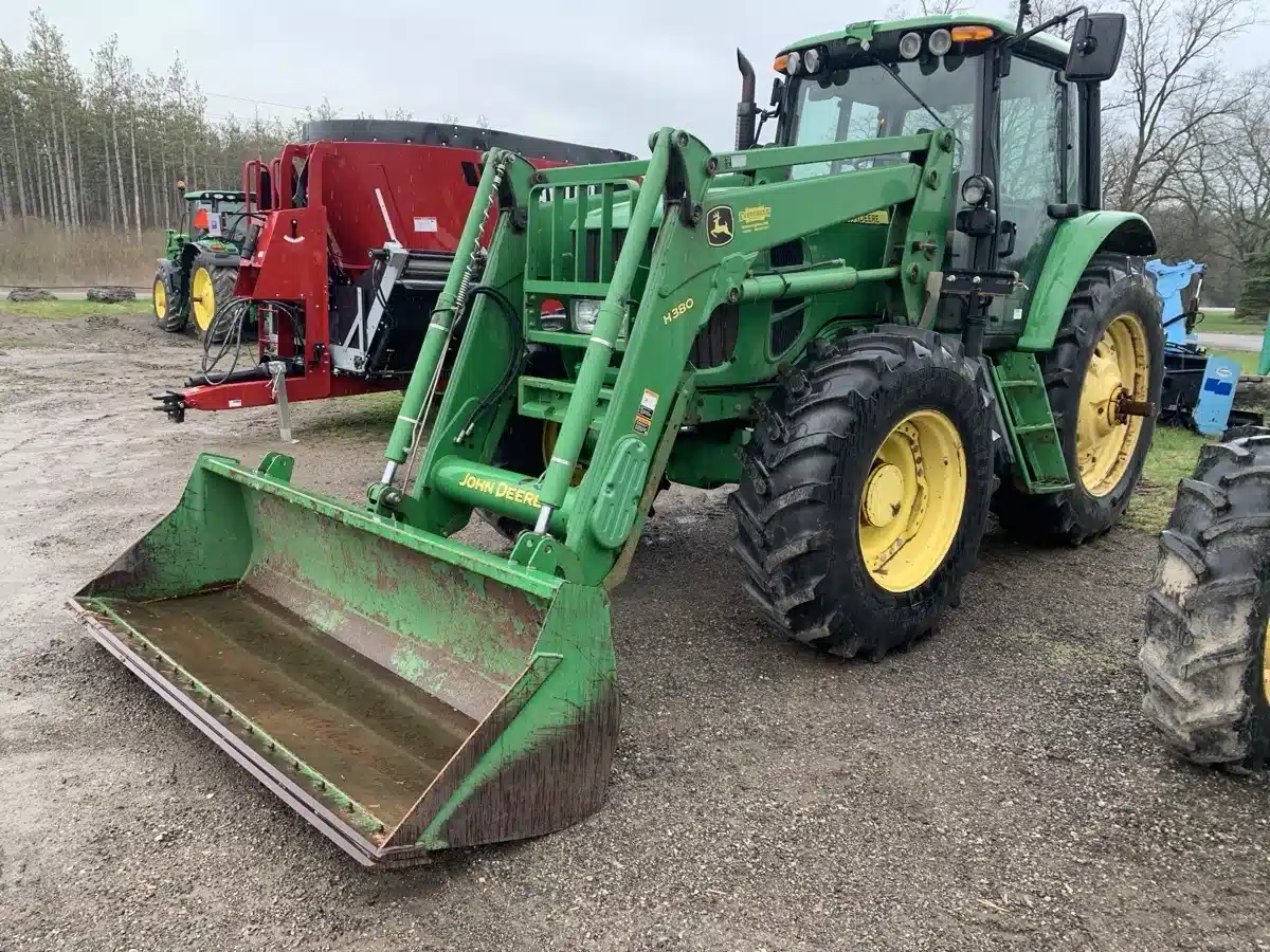 Photo de la Galerie 2 pour 2010 John Deere 7330 Tracteur