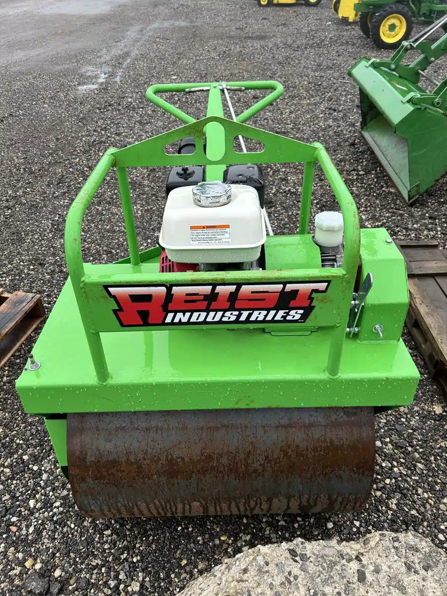 2022 Reist LR30 Compactor