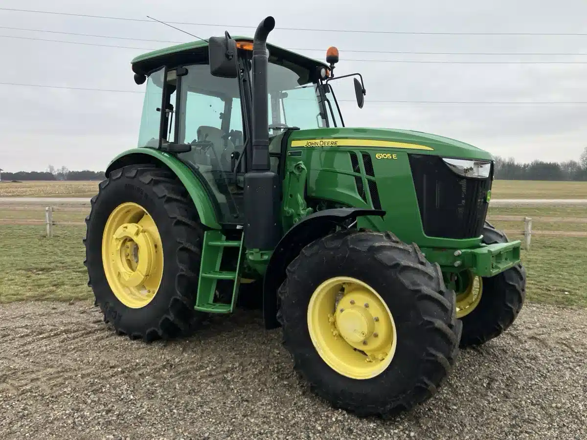 Photo de la Galerie 2 pour 2019 John Deere 6105E Tracteur