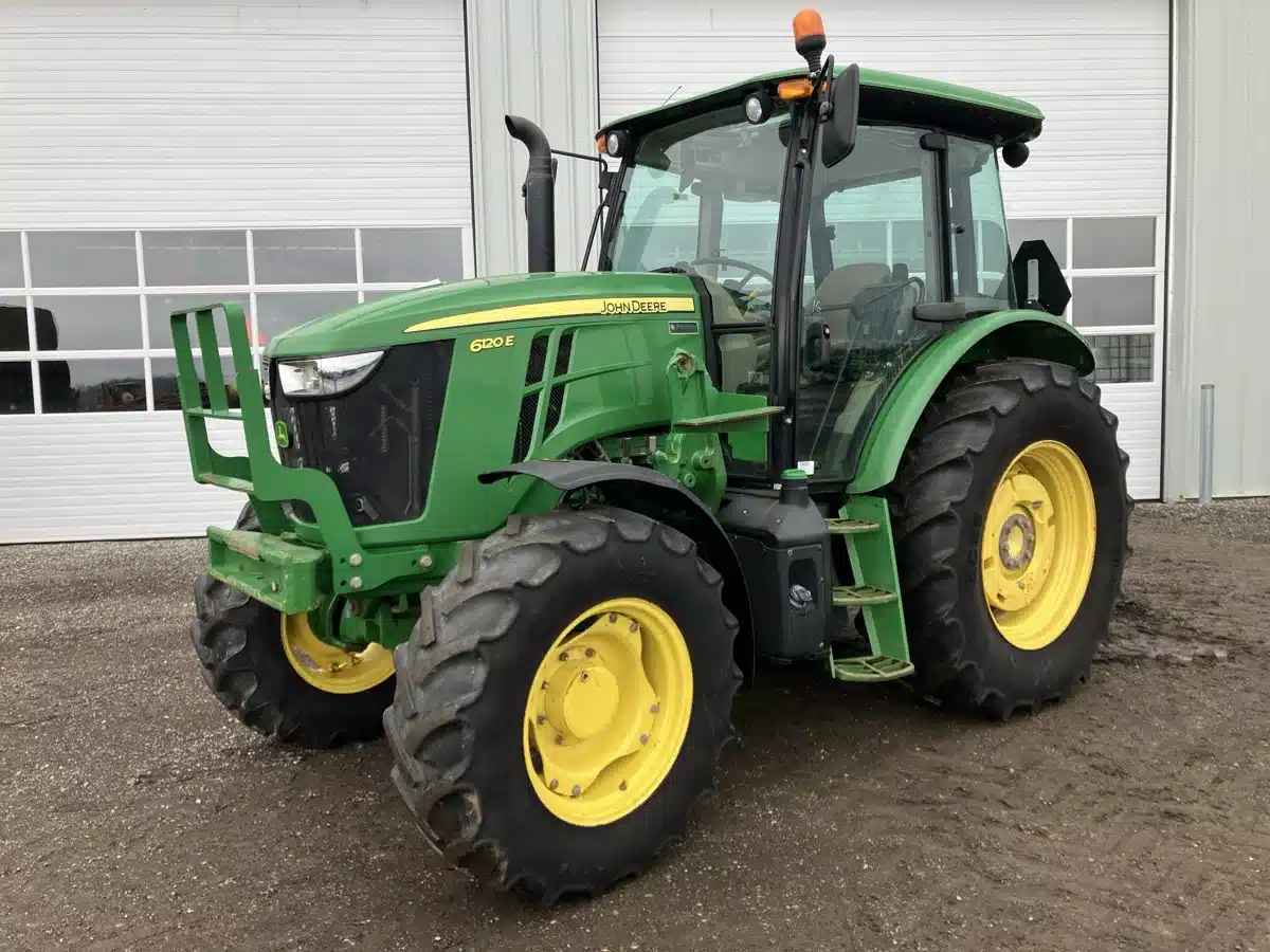 Photo de la Galerie 2 pour 2018 John Deere 6120E Tracteur