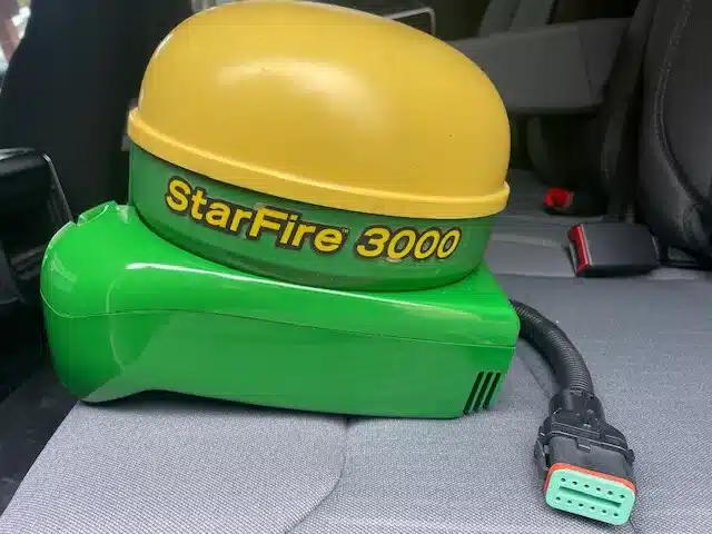 Gallery image 1 for 2010 John Deere STARFIRE 3000 Guidance System