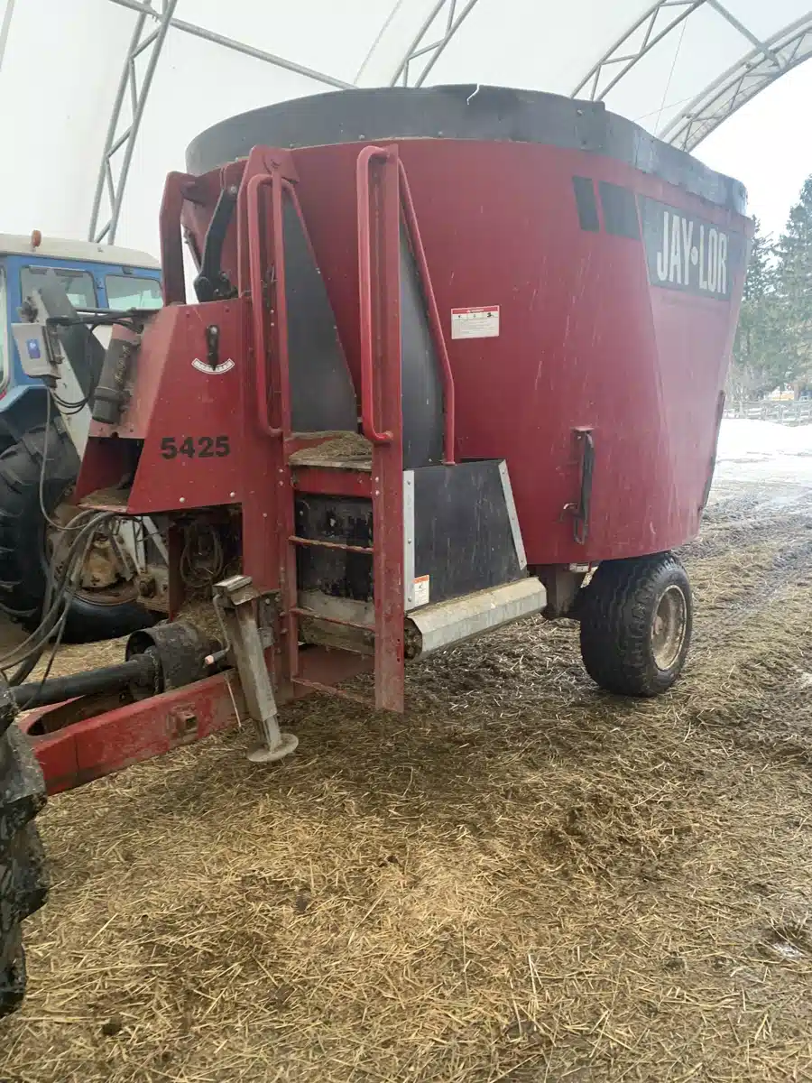 2017 Jaylor 5425 TMR Mixer