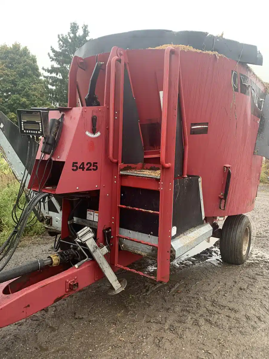 2017 Jaylor 5425 TMR Mixer