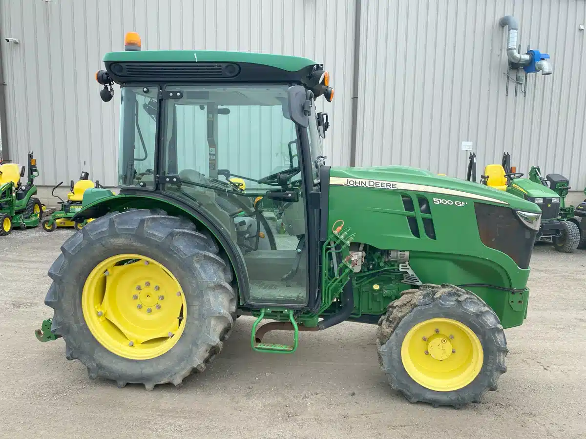 Gallery image 2 for 2017 John Deere 5100GN Tractor