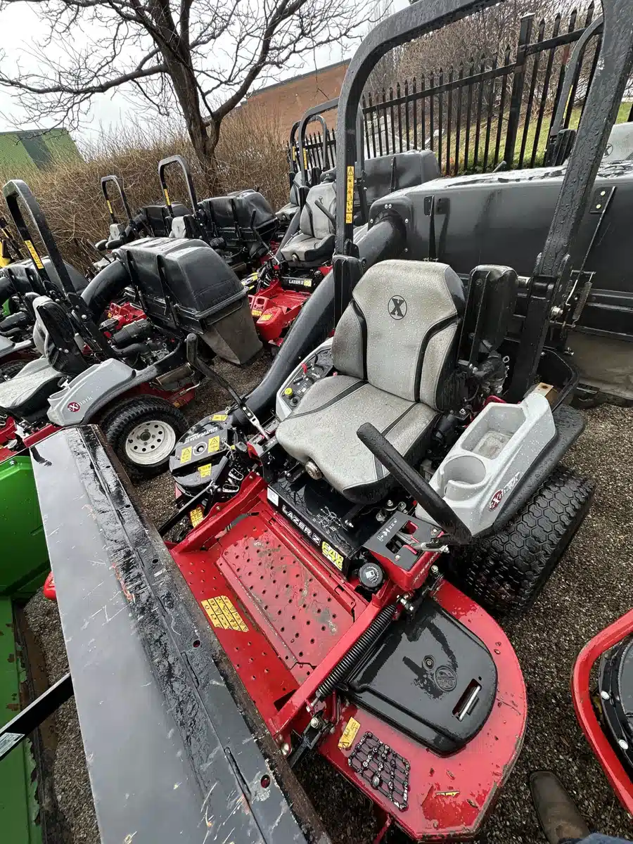 Photo de la Galerie 1 pour 2023 Exmark LZX801KA606 Tondeuse à rayon de braquage zéro