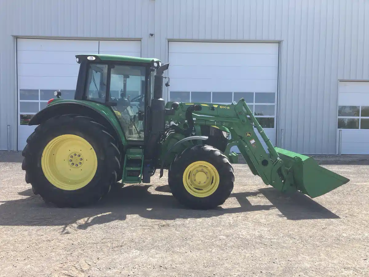 Photo de la Galerie 2 pour 2020 John Deere 6120M Tracteur