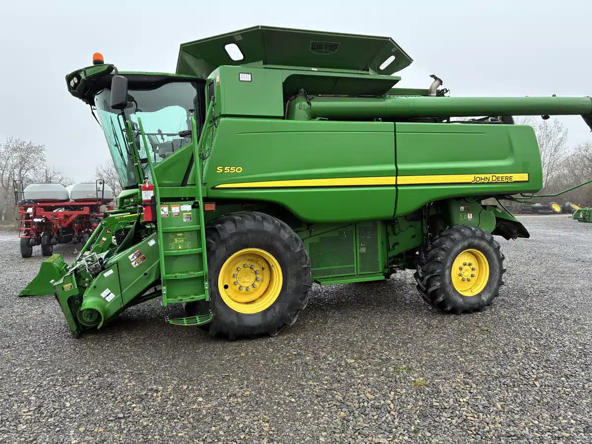 Gallery image 2 for 2012 John Deere S550 Combine