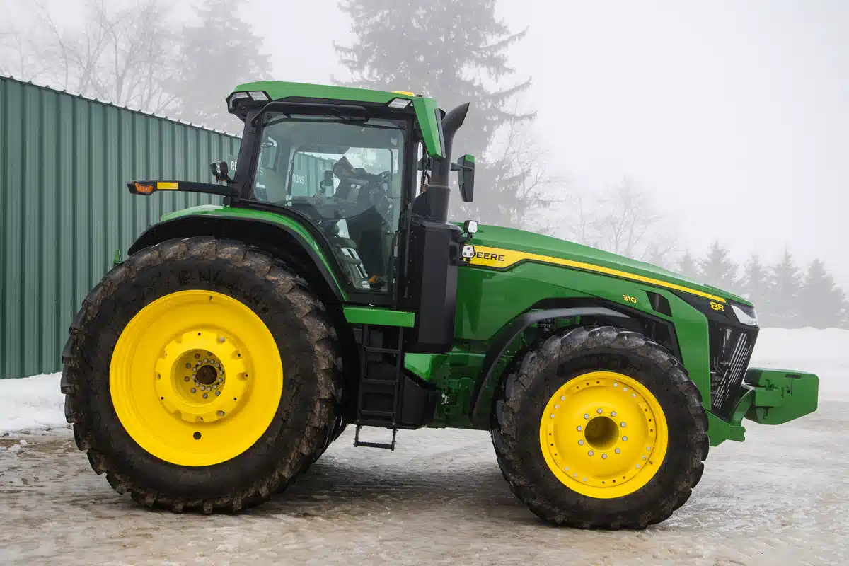 Photo de la Galerie 2 pour 2025 John Deere 8R 310 Tracteur