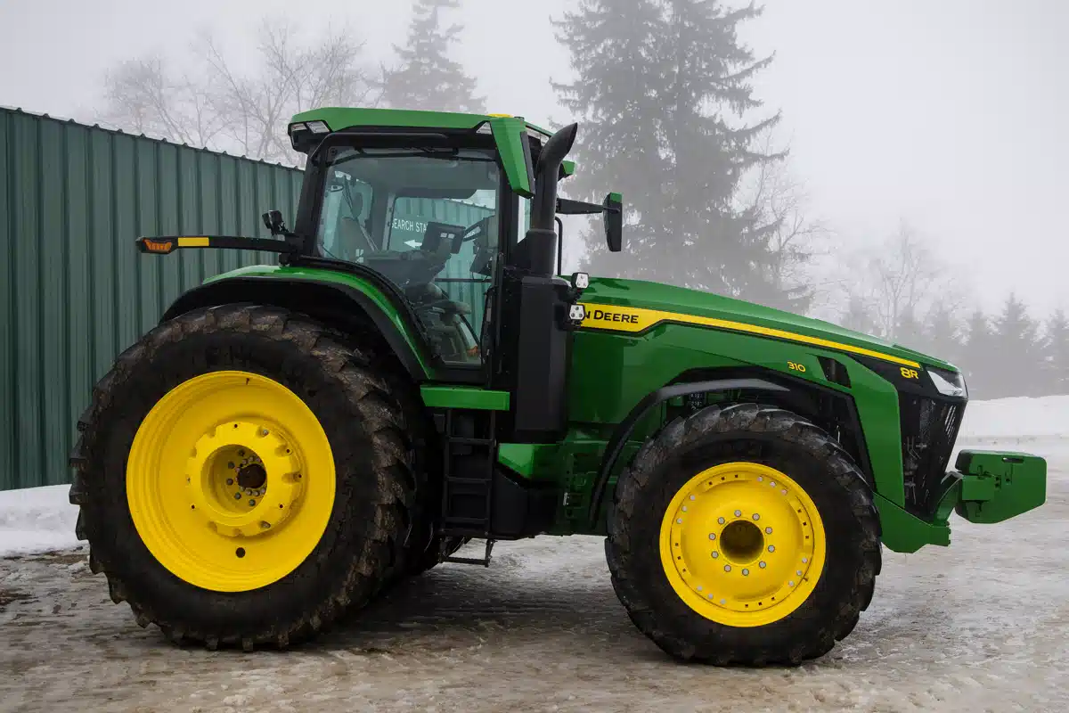Photo de la Galerie 1 pour 2025 John Deere 8R 310 Tracteur