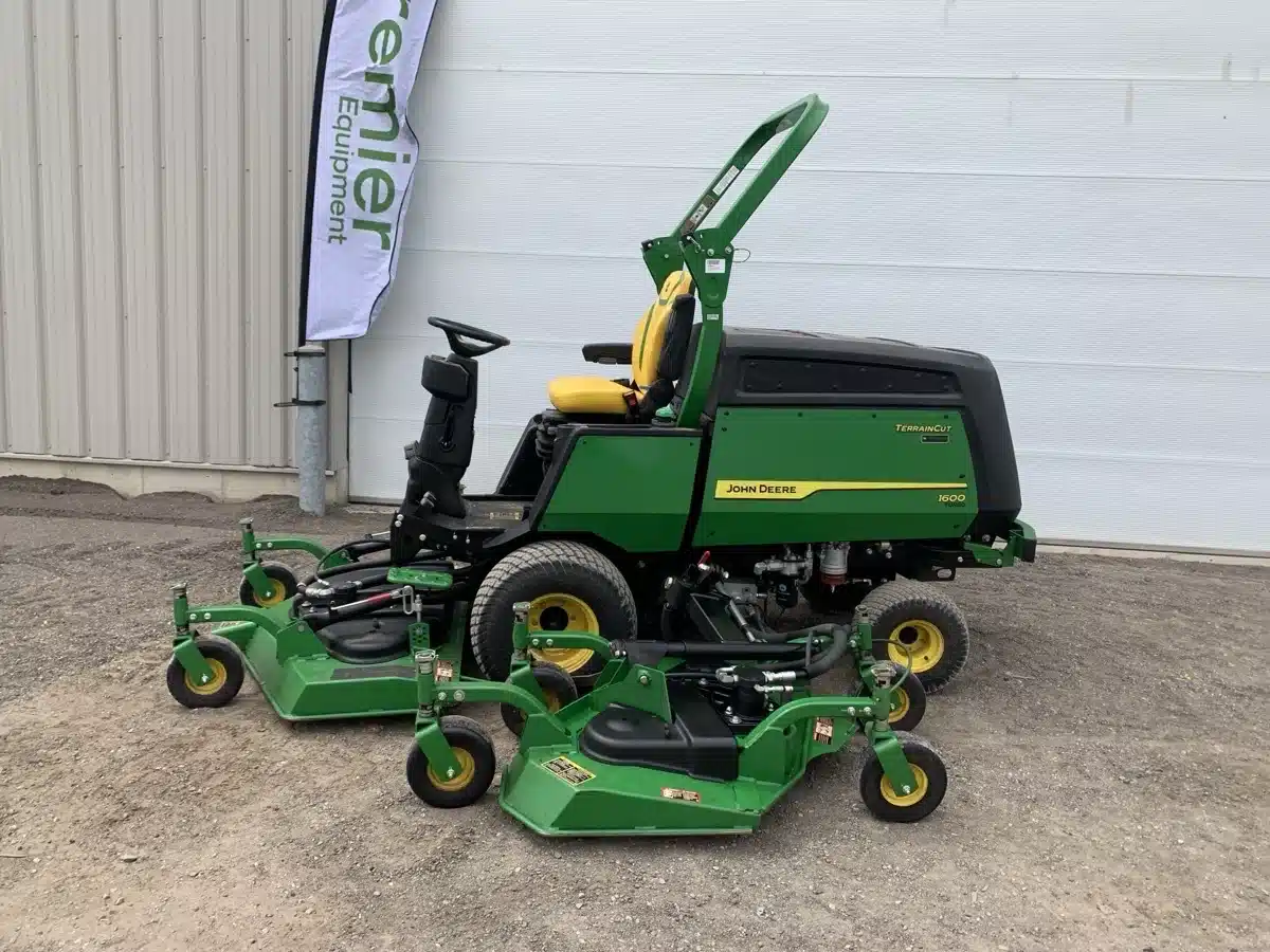 Gallery image 2 for 2024 John Deere 1600 Mower - Front Deck