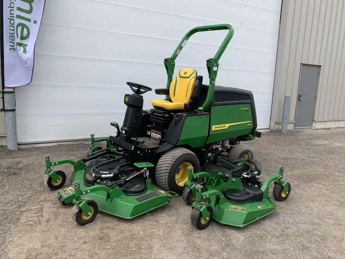 Gallery image 1 for 2024 John Deere 1600 Mower - Front Deck