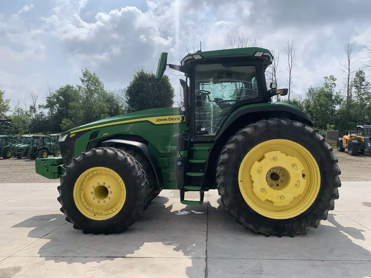 Photo de la Galerie 1 pour 2021 John Deere 8R 310 Tracteur