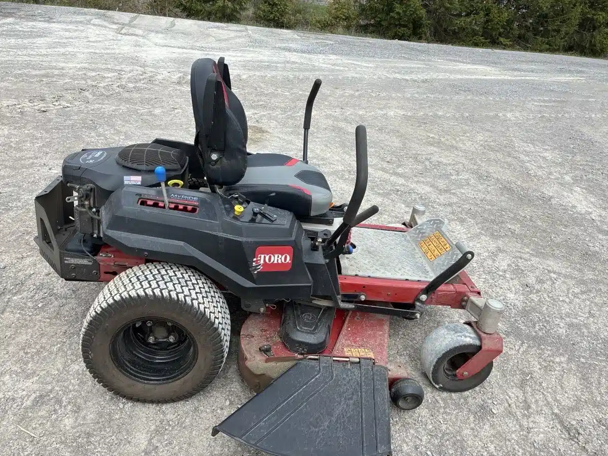 Gallery image 2 for 2022 Toro TIMECUTTER Mower - Zero Turn
