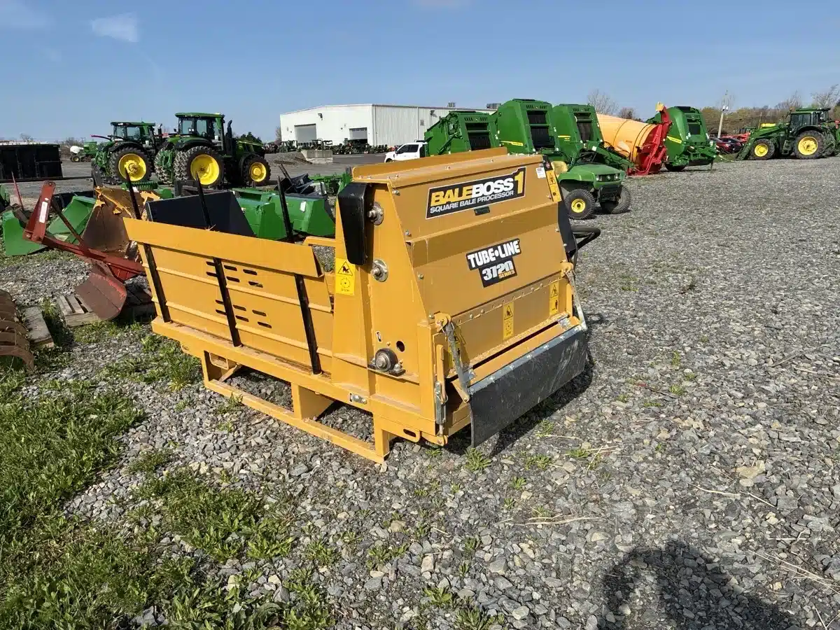 Photo de la Galerie 1 pour 2025 Tubeline Manufacturing BALE BOSS 1 3720 Processeur de Balle