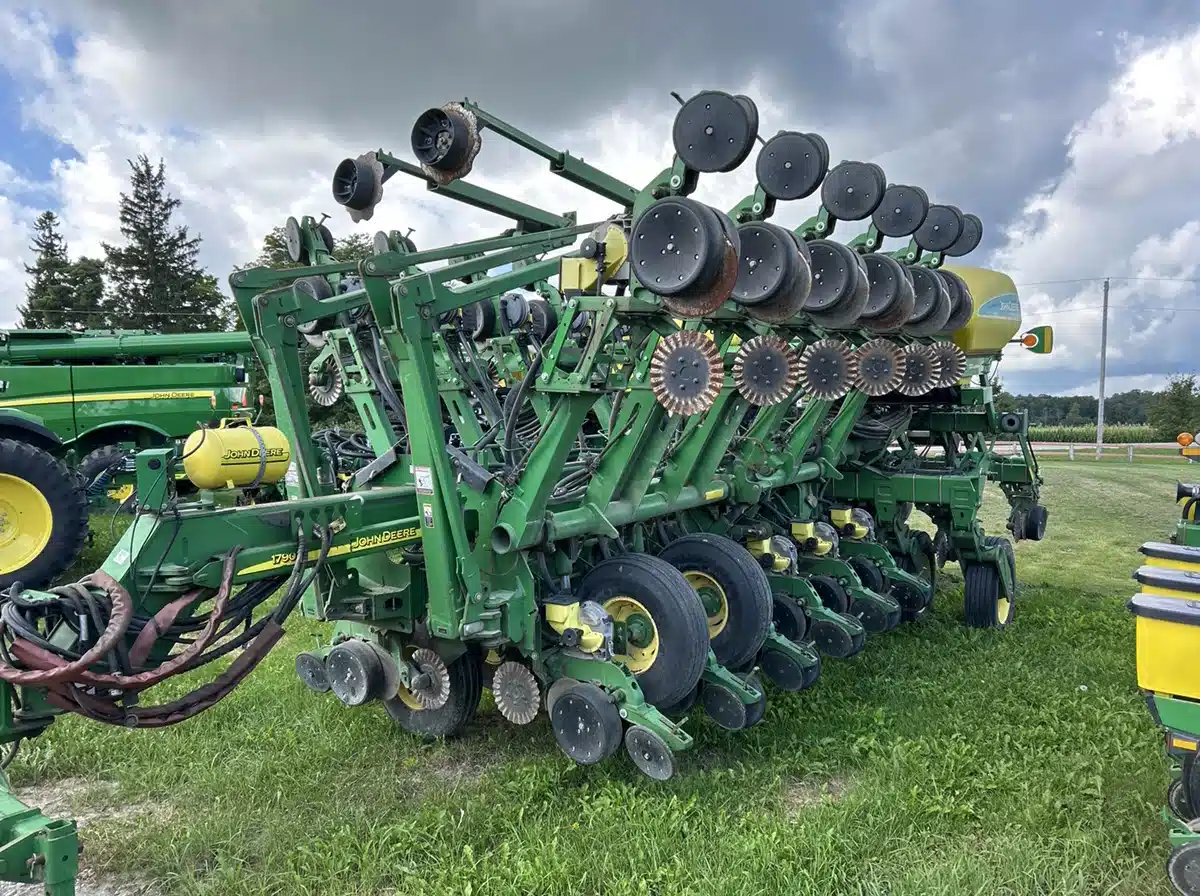 Photo de la Galerie 2 pour 2005 John Deere 1790 Planteur