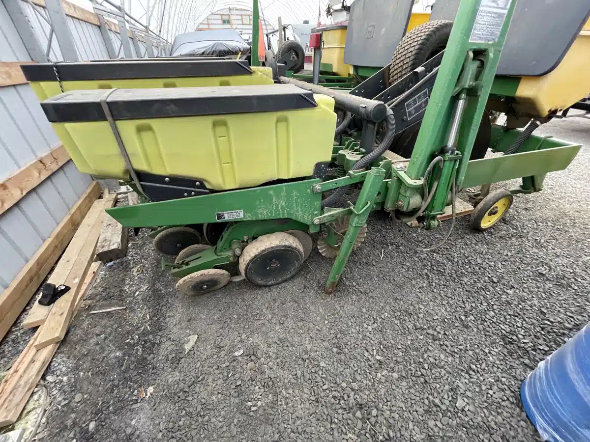 Photo de la Galerie 2 pour 2001 John Deere 1780 Planteur