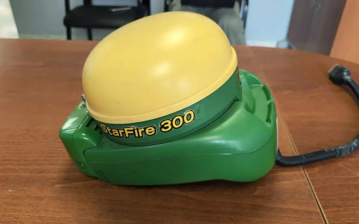 Gallery image 1 for John Deere RTKSYSTM Guidance System