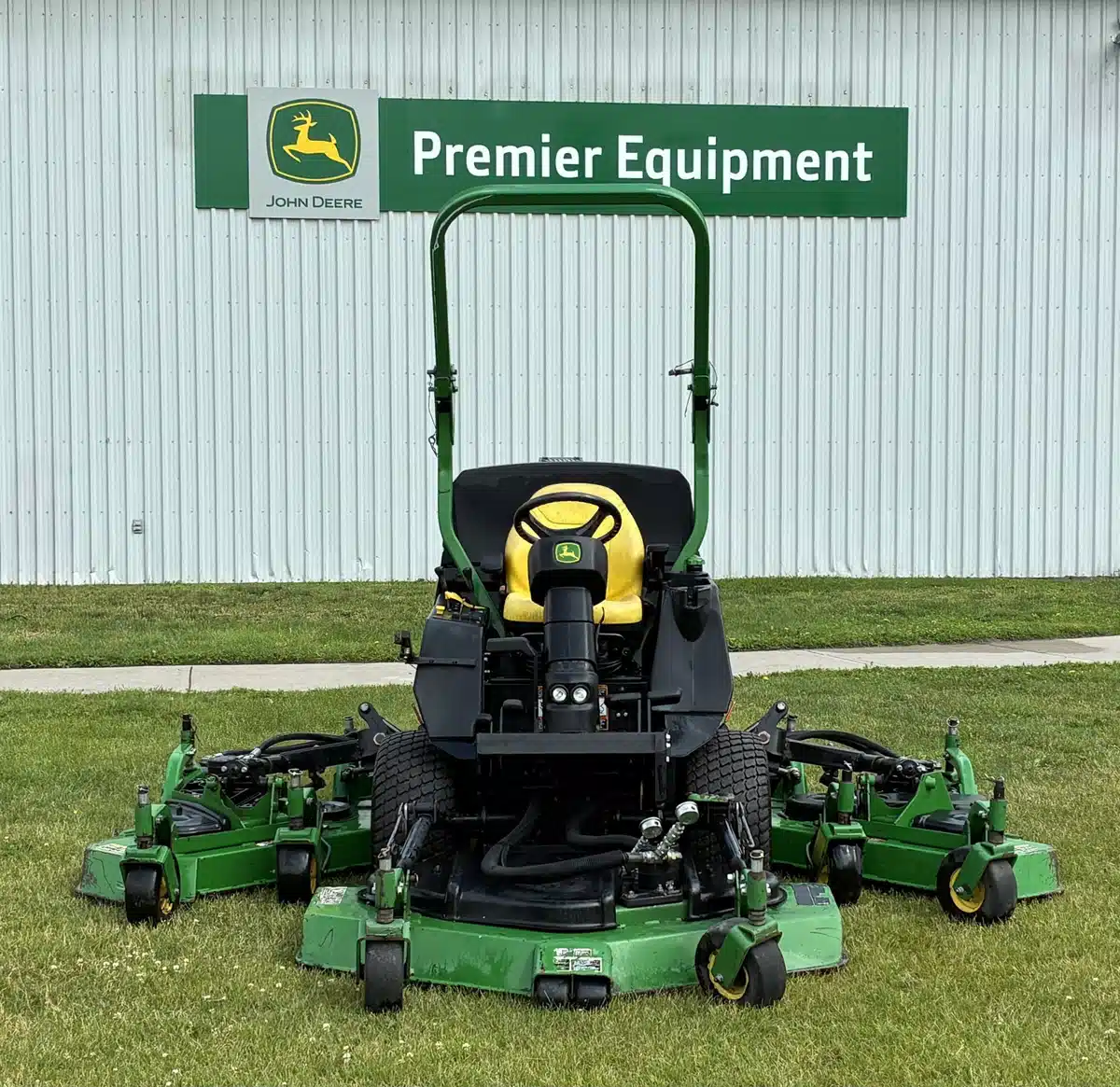 Photo de la Galerie 1 pour 2015 John Deere 1600 Tondeuse frontale