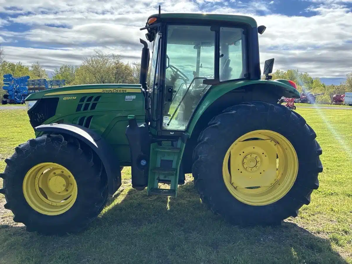 Gallery image 1 for 2019 John Deere 6120M Tractor