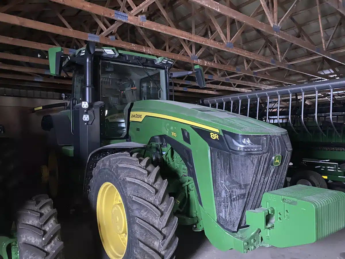 Photo de la Galerie 1 pour 2023 John Deere 8R 310 Tracteur