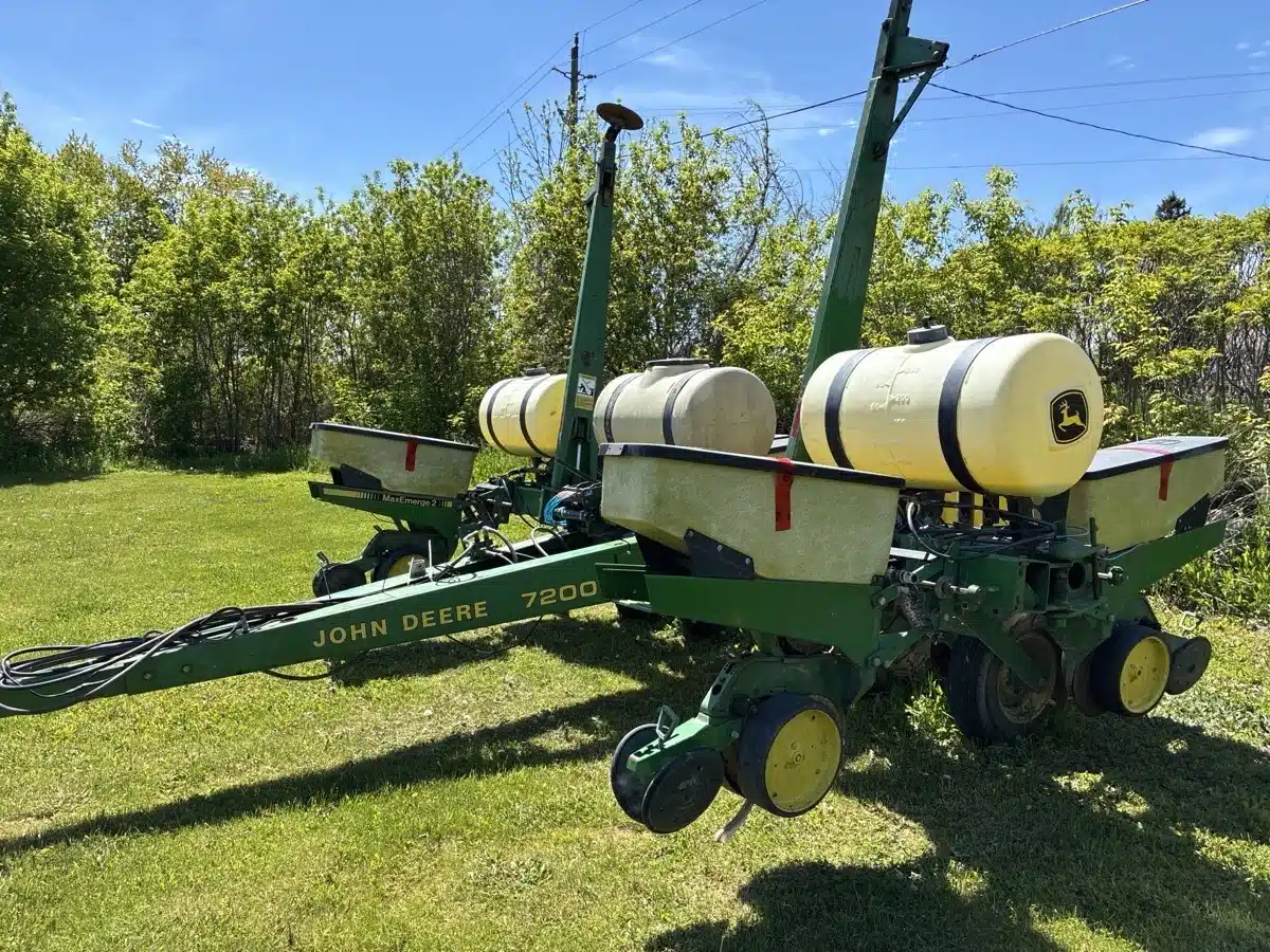 Photo de la Galerie 1 pour 1989 John Deere 7200 Planteur